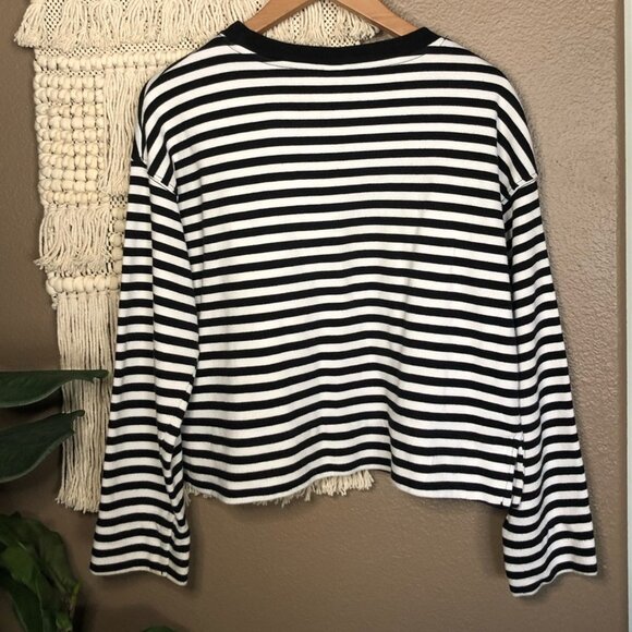 H&M Black Striped Cropped Pullover - Picture 2 of 8
